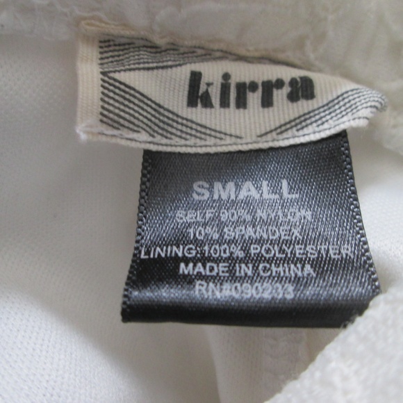 Kirra - White Floral Zip Up Shorts Size Small - Picture 5 of 5